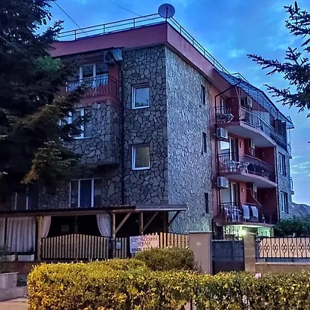 Sineva Πανσιόν Ράβντα