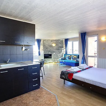 Sineva Πανσιόν