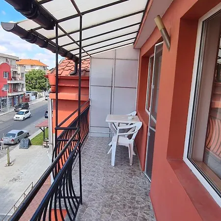 Sineva Πανσιόν 3*