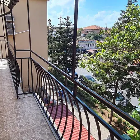 Sineva Πανσιόν