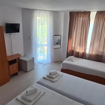 Sineva Πανσιόν